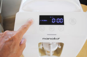 電源ON、OFFスイッチにタッチする